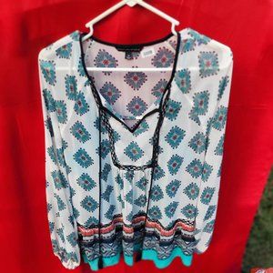 Adorable BOHO v neck top